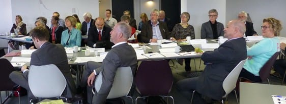 Personer i et møte