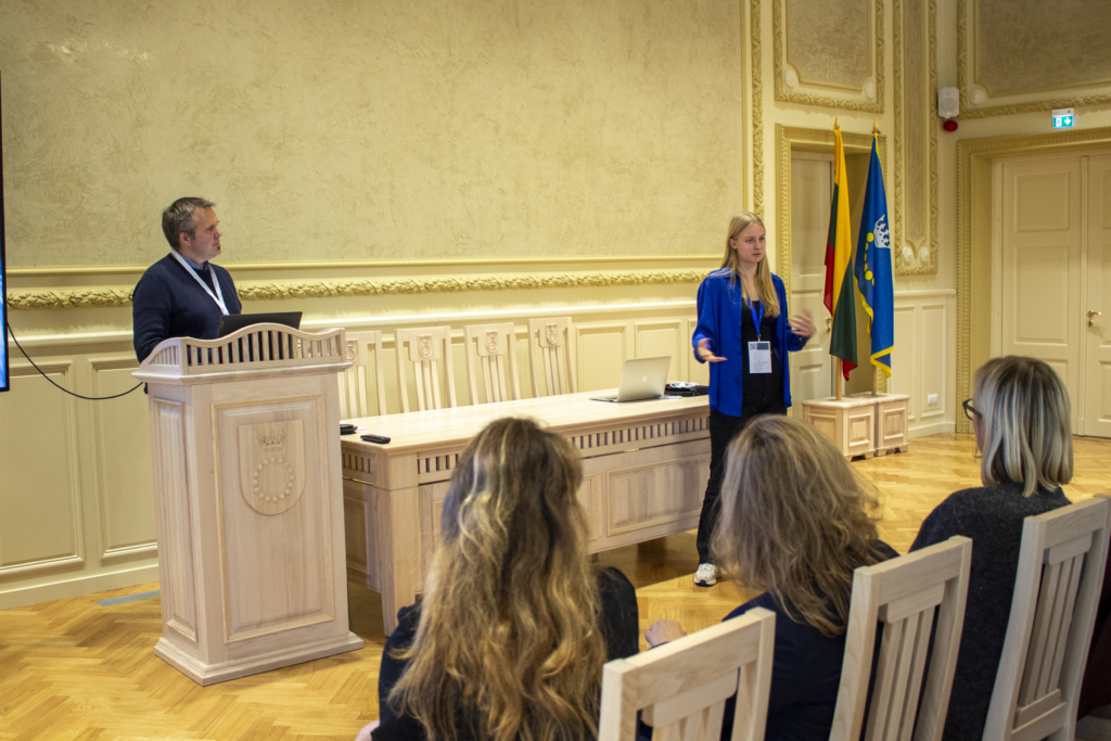 Eivind Merok, programme manager Biovalley, og Ingrid Elisabeth Volungholen, Ungdommens fylkesting i Innlandet på BSSSC Youth Camp Palanga, Litauen, 15-19. oktober 2022.