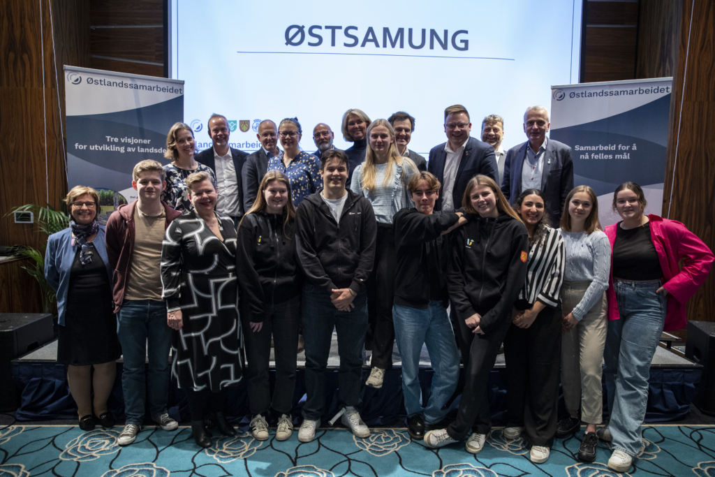 ØstsamUng sammen med Østlandssamarbeidets representantskap i dialogmøte i Fredrikstad, 3. november 2022.