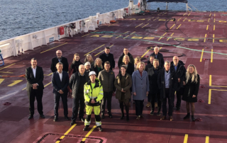 Delegatene på NTNs årsmøte, på befaring hos Asko Maritime i Horten.