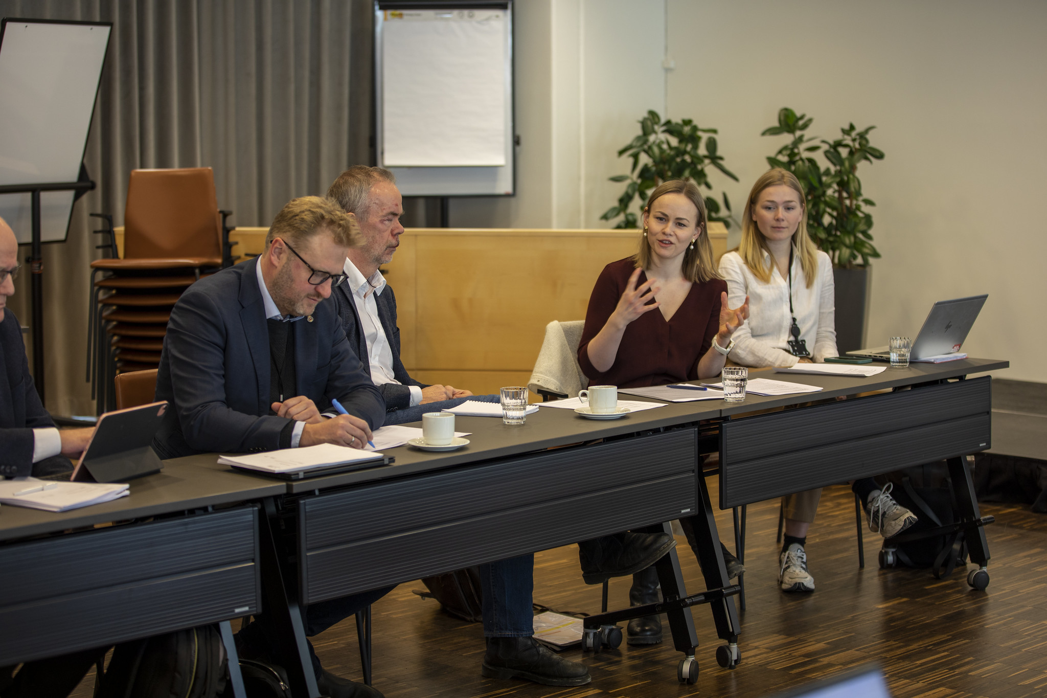 Bilde av Ragnhild Sjoner Syrstad, statssekretær, Klima- og miljødepartementet, som snakker til Østlandssamarbeidets representantskap, i Viken fylkestingsal, Oslo, 10. mars 2023.