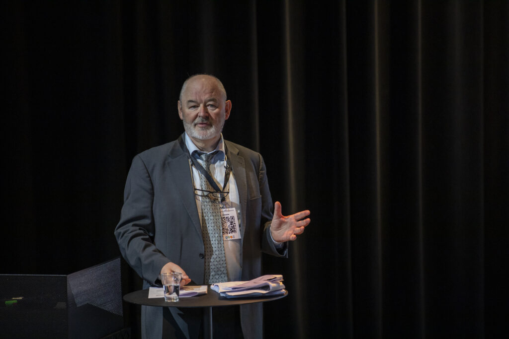 John Erik Fossum, professor ved Arena senter for Europaforskning, Universitetet i Oslo (UiO), på Europakonferanse på Deichman Bjørvika i Oslo, 12. mai 2023.