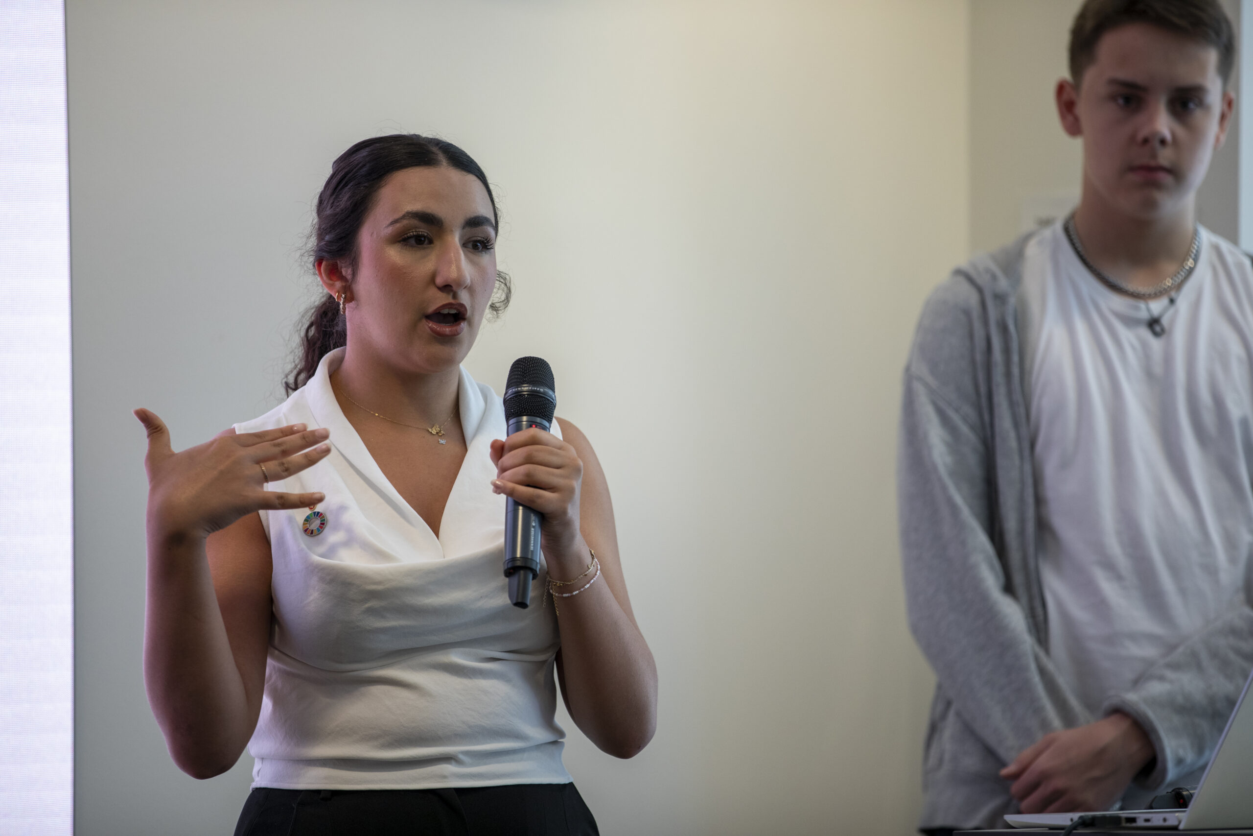 Lina Elmawardy, Vestfold og Telemark ungdomsråd i dialogmøte med Østlandssamarbeidets representantskap, 8. juni 2023.