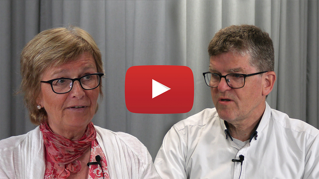 Stillbilde/kollasj fra videoen hvor Ann Irene Sæternes og Magnar Sundfør snakker om landbruk og EU/EØS. Over bildet er det et avspillingsikon.